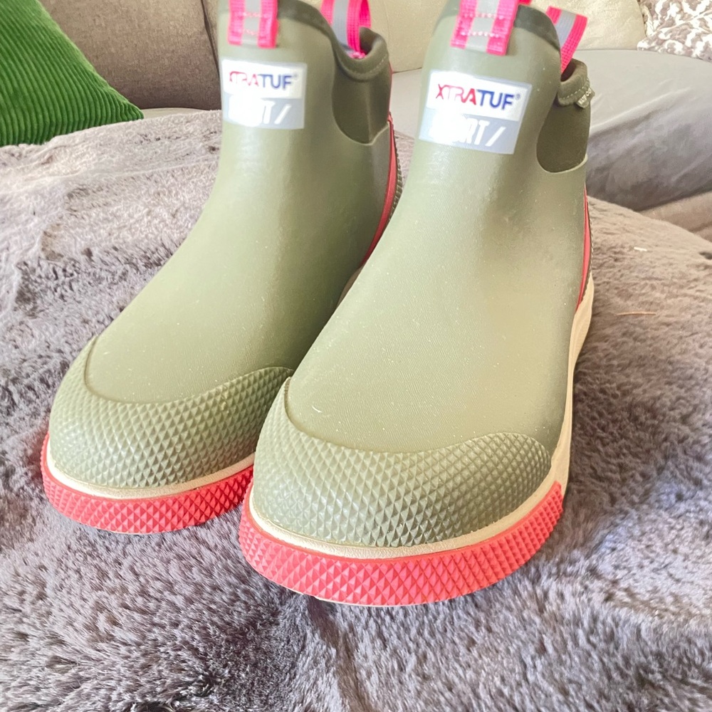 Women’s Xtratuf Sport boots, size 11